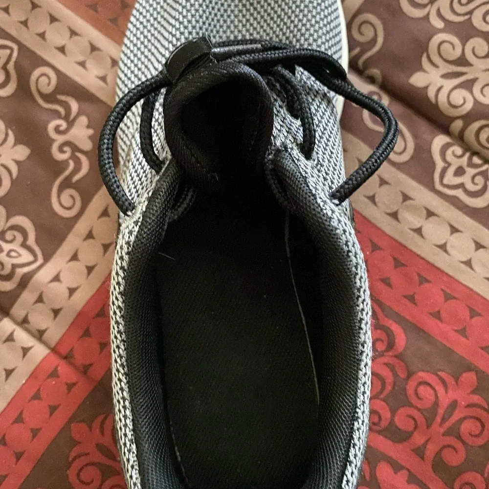 Nike Black and Gray Athletic Shoes
Size 7Y or 8.5 in women’s. In great shape! - Picture 6 of 6
